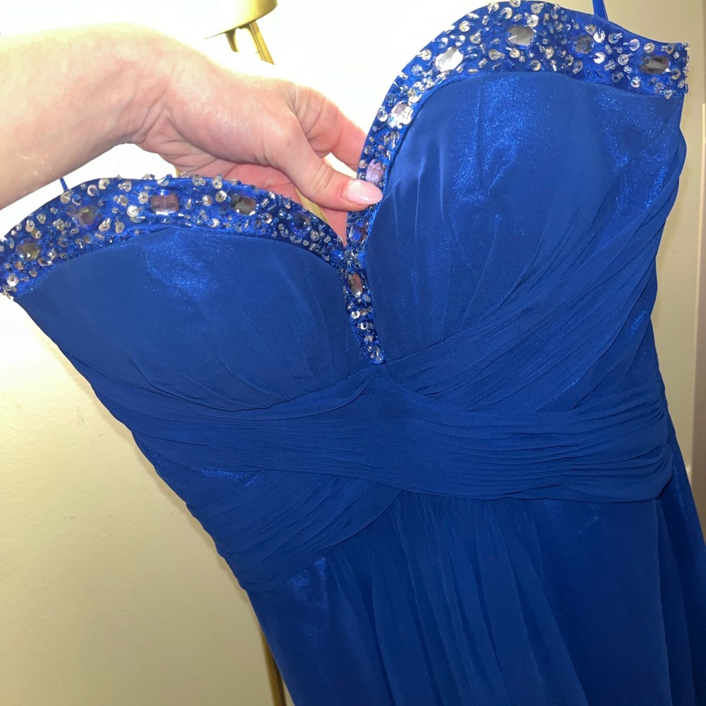 Blue floor length sweetheart jeweled prom dress